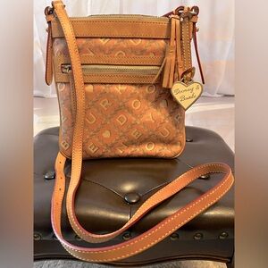 Vintage Dooney and Bourke crossbody bag